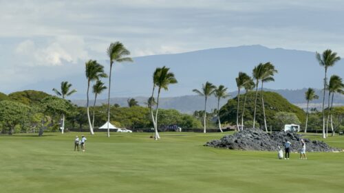 マウナケアを背に15番フェアウェー